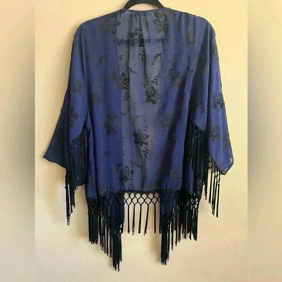 Navy & black floral shawl - Picture 2 of 3